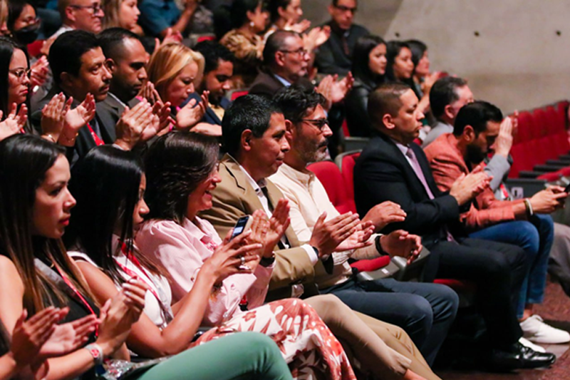 Trabajadores del Banco del Tesoro disfrutaron de una tarde de teatro